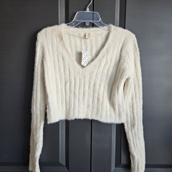 Urban Outfitters Sweaters - Urban Outfitters Martini Fuzzy Cropped Sweater Sz M
